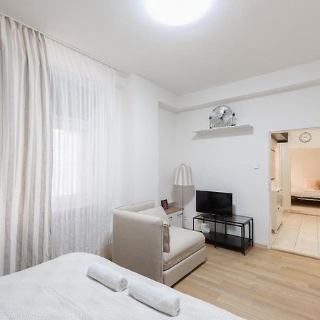 Lotus Apartment Praag Buitenkant foto