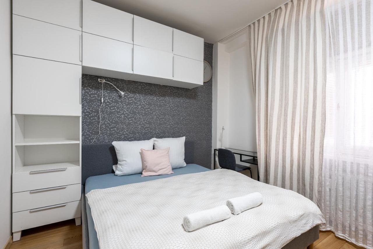 Lotus Apartment Praag Buitenkant foto