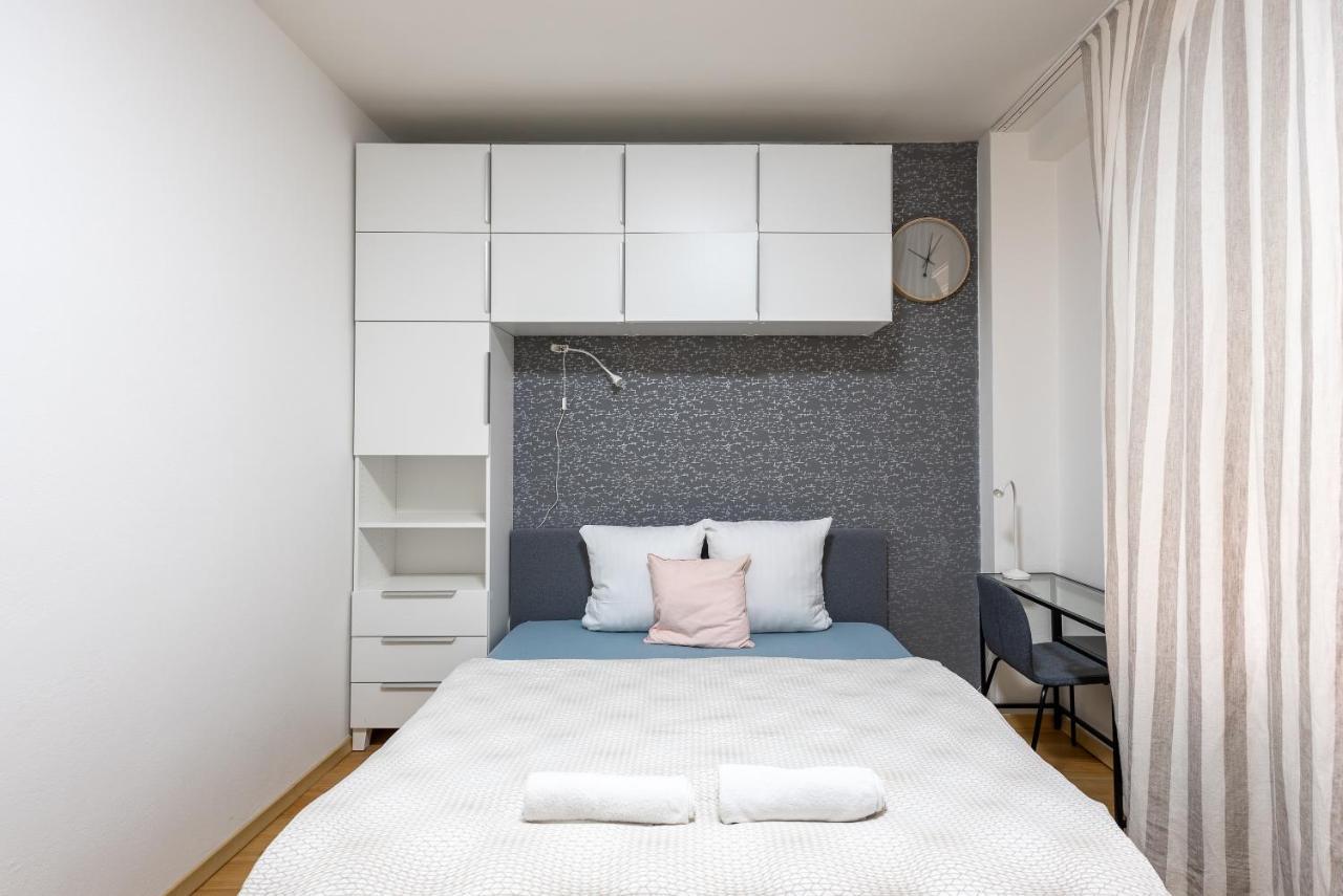 Lotus Apartment Praag Buitenkant foto