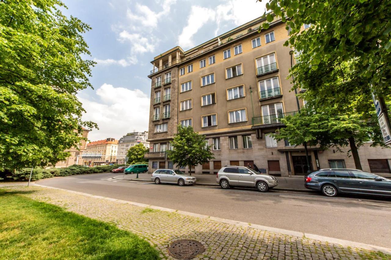 Lotus Apartment Praag Buitenkant foto