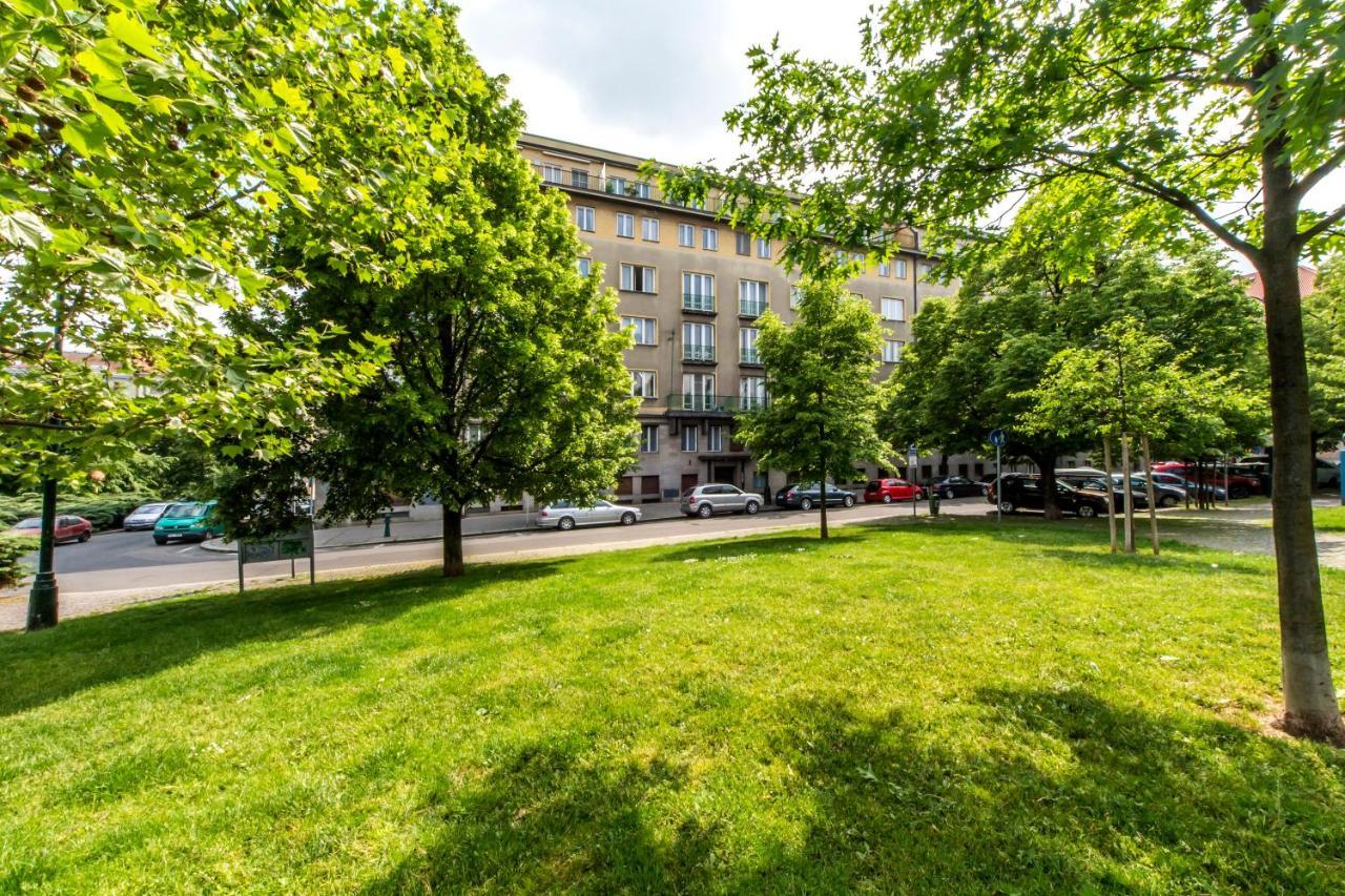 Lotus Apartment Praag Buitenkant foto
